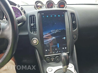 2016 Nissan 370Z Coupe – miniatura 10