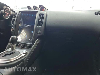 2016 Nissan 370Z Coupe – miniatura 17