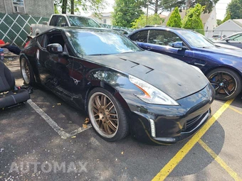 2016 Nissan 370Z Coupe – miniatura 4