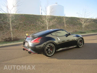 2016 Nissan 370Z NISMO Coupe – miniatura 12