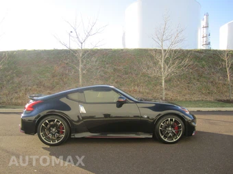 2016 Nissan 370Z NISMO Coupe – miniatura 8
