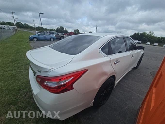 2016 Nissan Altima 2.5 SR – miniatura 4
