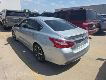 2016 Nissan Altima 2.5 SR – miniatura 2