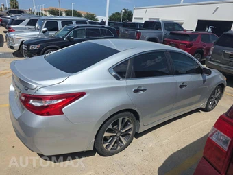 2016 Nissan Altima 2.5 SR – miniatura 4