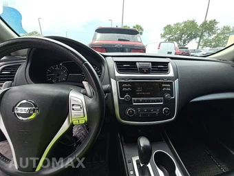 2016 Nissan Altima 2.5 SR - miniatura 11