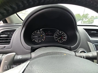2016 Nissan Altima 2.5 SR - miniatura 12