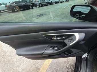 2016 Nissan Altima 2.5 SR - miniatura 9