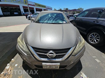 2016 Nissan Altima 2.5 SV – miniatura 2