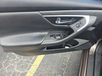 2016 Nissan Altima 2.5 SV – miniatura 9