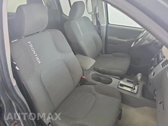 2016 Nissan Frontier Desert Runner Crew Cab Medium Bed – miniatura 18
