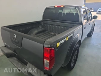 2016 Nissan Frontier Desert Runner Crew Cab Medium Bed – miniatura 4