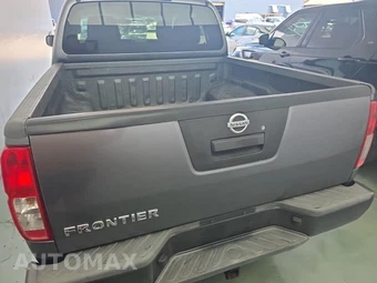 2016 Nissan Frontier Desert Runner Crew Cab Medium Bed – miniatura 5