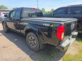 2016 Nissan Frontier PRO-4X Extended Cab Long Bed – miniatura 2