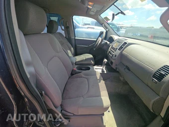 2016 Nissan Frontier SV – miniatura 8