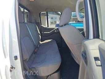 2016 Nissan Frontier SV Crew Cab Medium Bed – miniatura 16