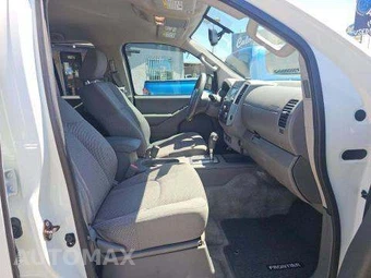 2016 Nissan Frontier SV Crew Cab Medium Bed – miniatura 18