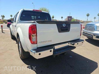 2016 Nissan Frontier SV Crew Cab Medium Bed – miniatura 2