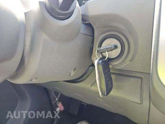 2016 Nissan Frontier SV Crew Cab Medium Bed – miniatura 8