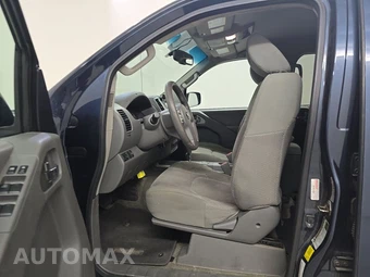 2016 Nissan Frontier SV Crew Cab Medium Bed – miniatura 7