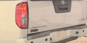 2016 Nissan Frontier SV Crew Cab Medium Bed – miniatura 23