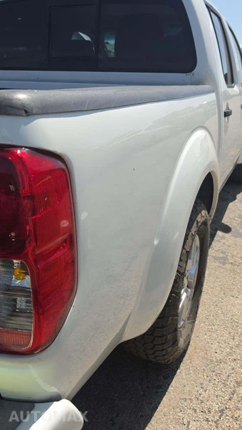 2016 Nissan Frontier SV Crew Cab Medium Bed – miniatura 24