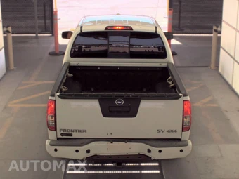 2016 Nissan Frontier SV Crew Cab Medium Bed – miniatura 5