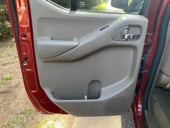2016 Nissan Frontier SV Crew Cab Medium Bed - miniatura 25