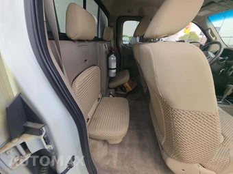 2016 Nissan Frontier SV Extended Cab Medium Bed - miniatura 16