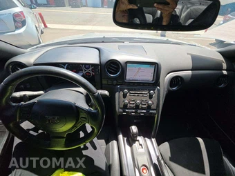 2016 Nissan GT-R Premium - miniatura 10