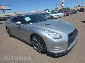 2016 Nissan GT-R Premium - miniatura 4
