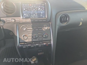 2016 Nissan GT-R Premium - miniatura 11