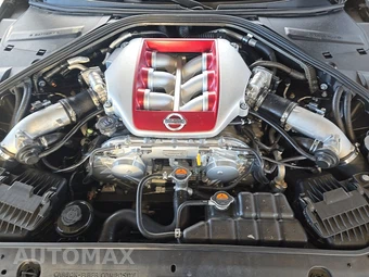 2016 Nissan GT-R Premium - miniatura 15