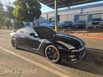 2016 Nissan GT-R Premium - miniatura 3