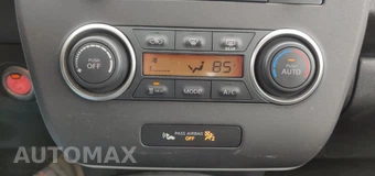 2016 Nissan LEAF S - miniatura 16