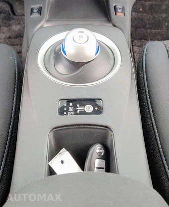 2016 Nissan LEAF S - miniatura 19