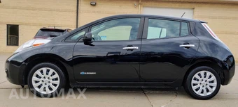 2016 Nissan LEAF S - miniatura 8