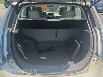 2016 Nissan LEAF SV – miniatura 13