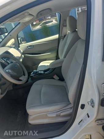 2016 Nissan LEAF SV – miniatura 7