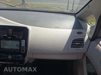 2016 Nissan LEAF SV – miniatura 20
