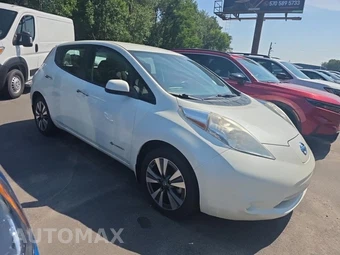 2016 Nissan LEAF SV – miniatura 3