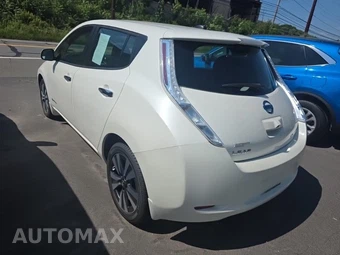 2016 Nissan LEAF SV – miniatura 6