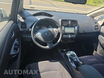 2016 Nissan LEAF SV – miniatura 8