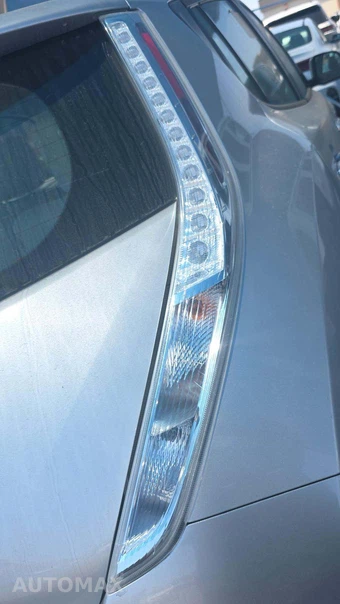 2016 Nissan LEAF SV – miniatura 25
