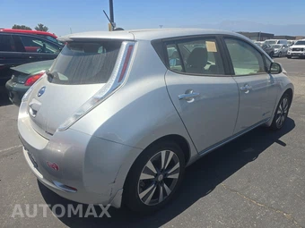 2016 Nissan LEAF SV – miniatura 4