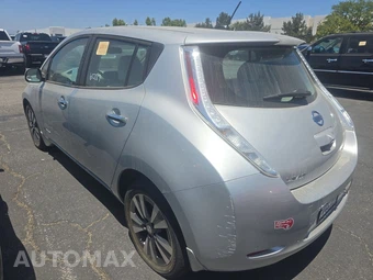 2016 Nissan LEAF SV – miniatura 6