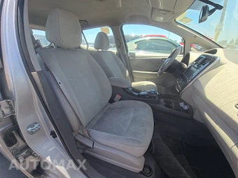 2016 Nissan LEAF SV – miniatura 8