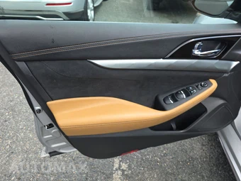 2016 Nissan Maxima 3.5 SR – miniatura 9