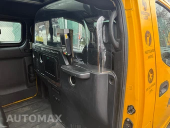 2016 Nissan NV200 Taxi Minivan 115.2" WB - miniatura 7