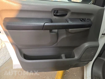2016 Nissan NV2500 HD Cargo SL Standard Roof 146.1" WB - miniatura 9