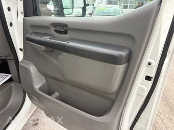 2016 Nissan NV2500 HD Cargo SV High Roof 146.1" WB - miniatura 25